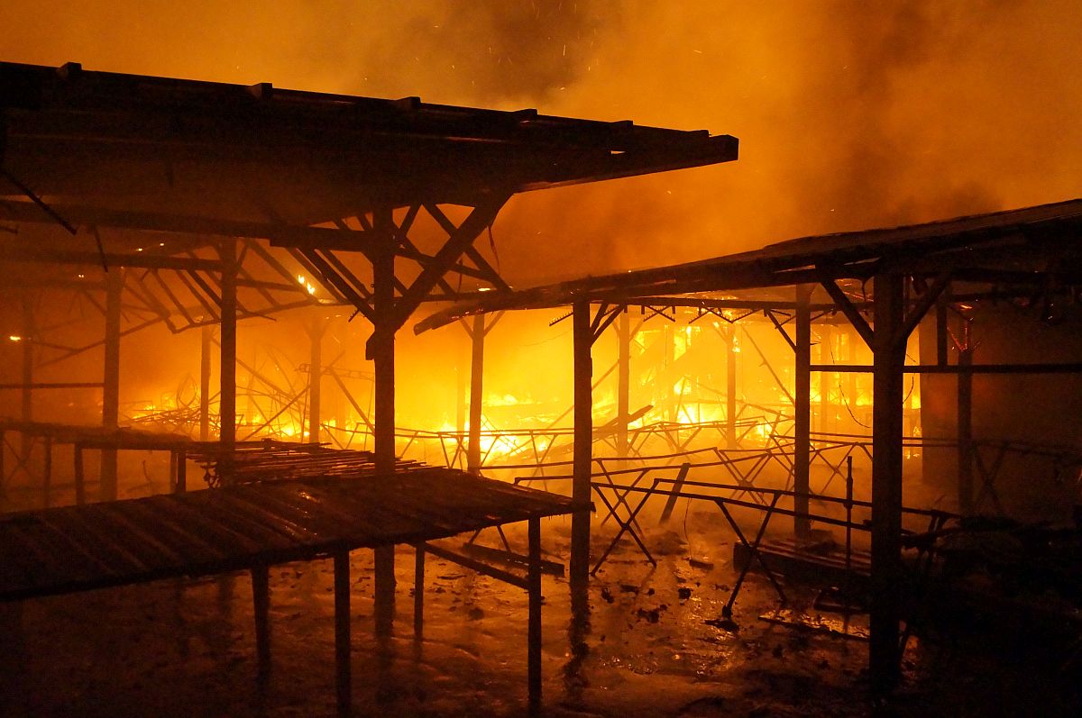 mt_gallery: Pożar targowiska przy ul. Ruskiej w Lublinie.